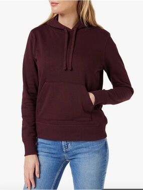 👟Amazon Essentials maroon fleece hoodie. Size M.